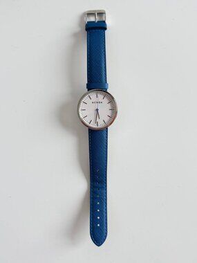 Caroline Néron Minimalist Watch – Blue Leather Strap – Very Good Condition